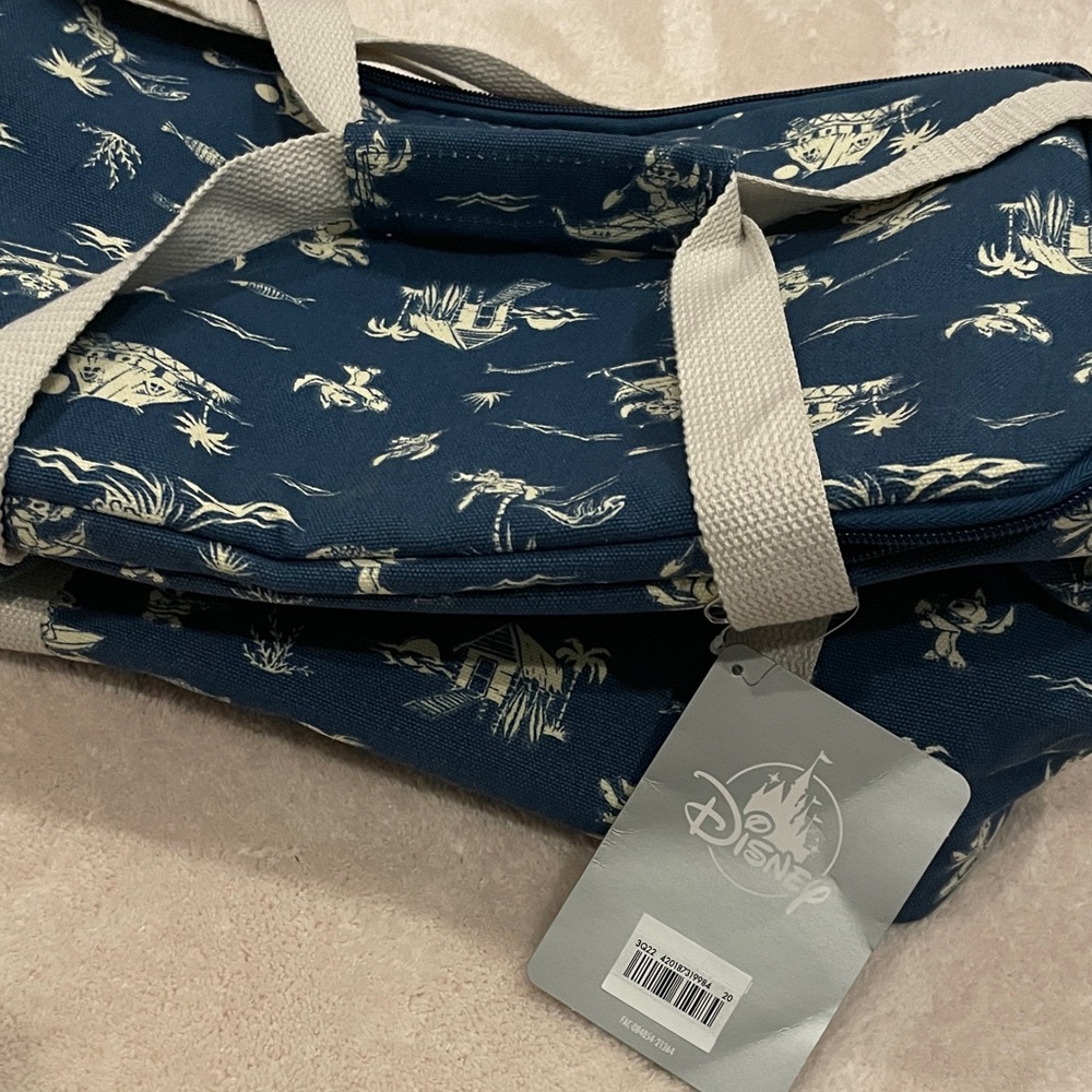 NWT Disney Stitch Cooler Bag (SOLD OUT) 🏝️
